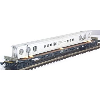 Ladegut System-Hallenträger VEB NIESKY auf Transportpaletten gelagert und mit Spannbändern gesichert, Länge ca. 200 mm