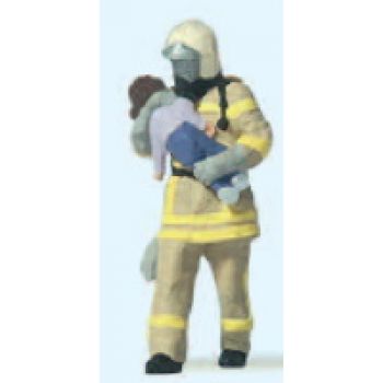 Feuerwehrmann, Kind rettend. Beige Uniform