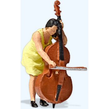 Musikantin mit Kontrabass