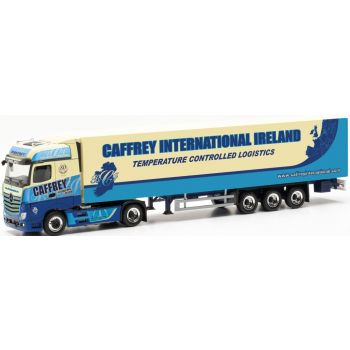 Mercedes-Benz Actros 18 Bigspace Kühlkoffer-Sattelzug, 80 Jahre Caffrey International Ireland, Meath - Irland