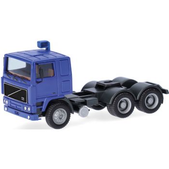 Volvo F10 Flachdach Zugmaschine 3achs, ultramarinblau