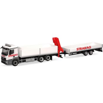 Mercedes-Benz Actros M Baustoff-LKW mit Kran und Tieflade-Tandemanhänger, STRABAG - Wien, Österreich