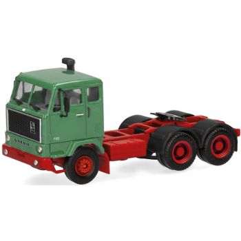 Volvo F89 Zugmaschine 3achs, resedagrün