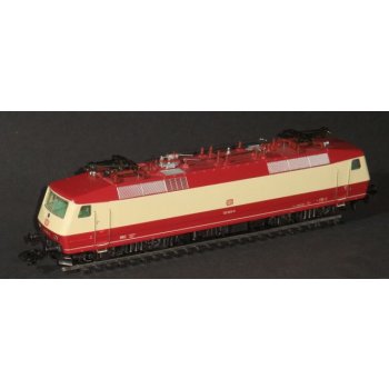 E-Lok BR 120 der DB, beige/rot, Betr.Nr. 120002-1, ohne aufgedruckte Wappen !