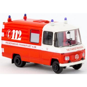 Mercedes-Benz L508 RTW der Feuerwehr Frankfurt am Main, Notarztwagen, rot/weiß, Baujahr 1970