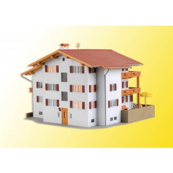 Alpenhof inklusive Etageninnenbeleuchtung, Funktionsbausatz, L 18 x B 17 x H 12,5 cm