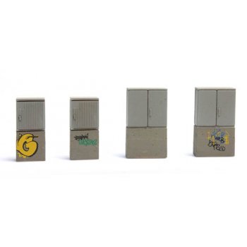 Schaltkästen mit Graffitibemalung