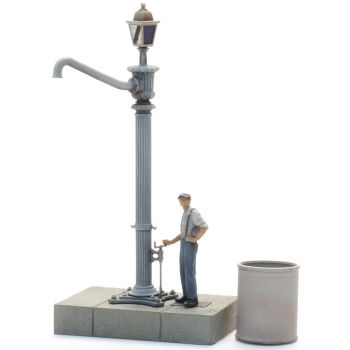 Wasserkran PLM M-12 mit Figur, Fertigmodell