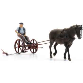 Pferdegespann mit Mähbalken und Bauer