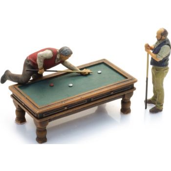 Billardtisch mit 2 Figuren