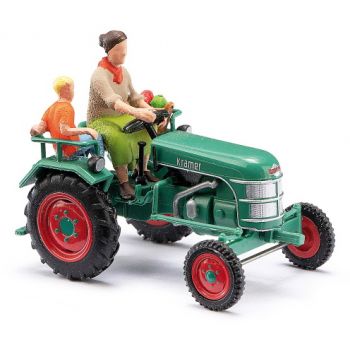 Traktor Kramer KL 11 mit Bäuerin und Kind, Baujahr 1953