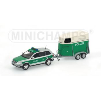 VW Touareg 2002 mit Pferdetransportanhänger, POLIZEI, Maßstab 1:43
