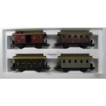 Wagen-Set Preußischer Personenzug, 4 Personenwagen: 1) 1./2.Klasse dunkelgrün, 2) 3.Klasse, braun, 3) 4.Klasse grau, 4) Gepäckwagen braun