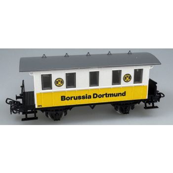 Borussia Dortmund BVB 09, zwischen den Fenstern zwei BVB Vereinsembleme, Personenwagen gelb/weiß