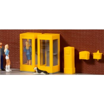 Telefonzellen und Briefkästen