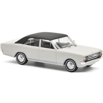 Opel Rekord C, weiß mit schwarzem Dach, Baujahr 1966