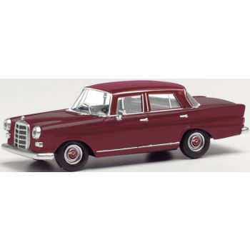 Mercedes-Benz 200 Heckflosse, weinrot