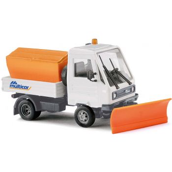 Multicar M26 Winterdienst, mit Schneepflug und Streuaufbau