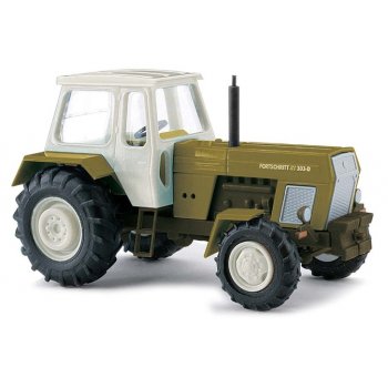 Traktor Fortschritt ZT 303-D, grün, Baujahr 1967