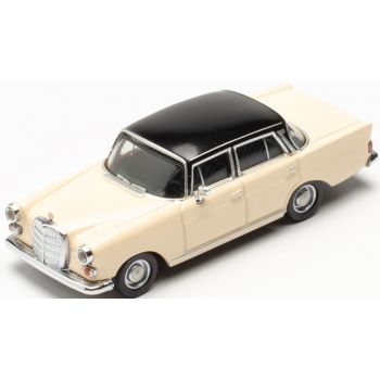 Mercedes-Benz 200 Heckflosse, creme/schwarz