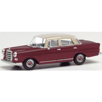 Mercedes-Benz 200 Heckflosse, rot/creme