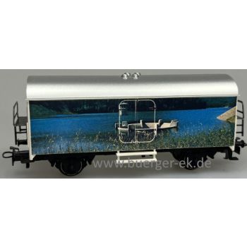 WKK Wasser ist Leben mit Abbildung einer Talsperre, wechselseitig bedruckt mit: bunte Abbildung eines Überlaufs einer Talsperre