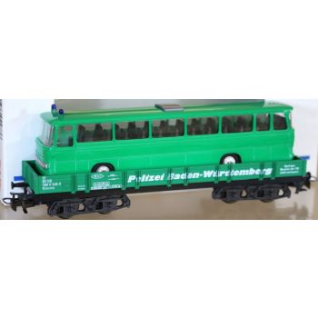 Niederbordwagen 4-achsig, POLIZEI Baden-Württemberg, grün, beladen mit Setra Omnibus der Polizei, grün
