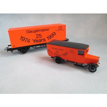 Gaugemaster 25 Years 1974 1999 (orangefarbener Containerwagen mit speziellem orangefarbenem Metallauto!)