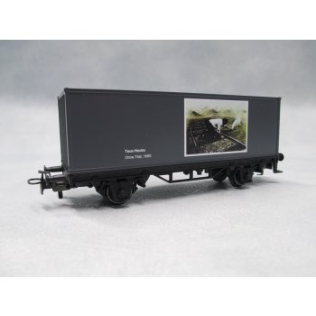 Züge Züge Die Eisenbahn in der zeitgenössischen Kunst, Bildabbildung Teun Hocks (Containerwagen)