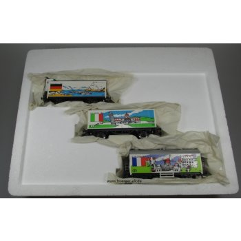 EUROPA 1992 Inhalt 3 Wagen: 1) Gedeckter Güterwagen mit Bremserhaus Deutschland Loreley Rheinschiff, 2) Containerwagen (4481) Italien, 1 Gedeckter