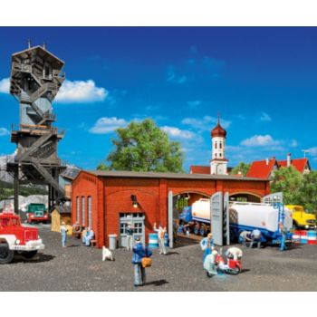 LKW-Werkstatt - Polyplate Bausatz (Die Werkstatt kann mit dem Artikel 45643 beliebig erweitert werden, je 1 Torelement), L 17,2 x B 15,5 x H 7,1 cm