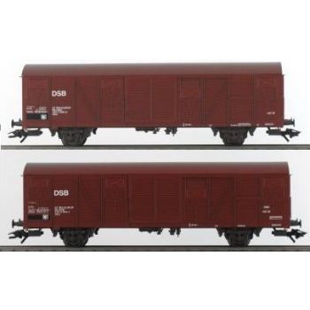 Wagenset 2 Gedeckte Güterwagen Gbs der Dänischen Staatsbahnen - DSB, verschiedene Betr.Nrn., Wagenaufbauten farblich gealtert