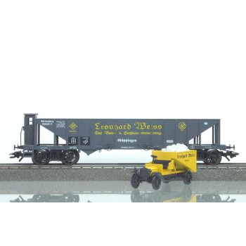 Märklin Museumswagen 2000 mit Metallauto, Leonhard Weiss Göppingen, 4achsiger Schüttgutwagen mit Oldtimer-Lkw aus Metall
