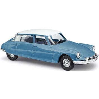 Citroen DS 19, blau mit weißem Dach, Baujahr 1955