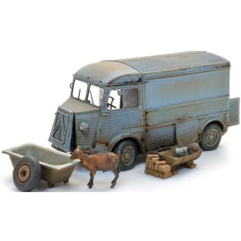 Citroen HY, RIP - Serie, mit Ziege und alter Badewanne
