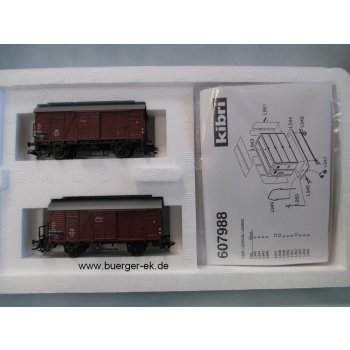 Set Stückgutverkehr, 2 Gedeckte Güterwagen und Ladegut