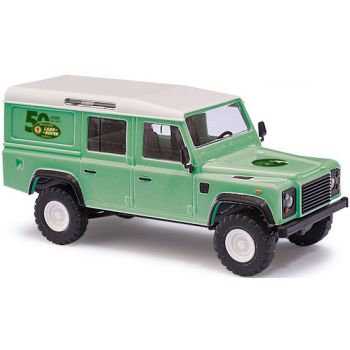 Land Rover Defender, 50 Jahre Land Rover, hellgrün mit weißem Dach, Baujahr 1983