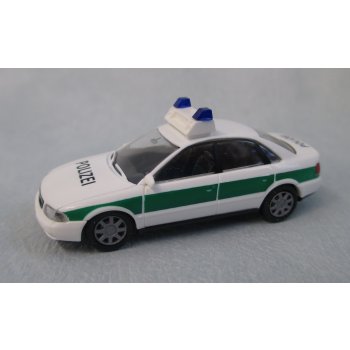Audi A4 POLIZEI Bayern, weiß/grün