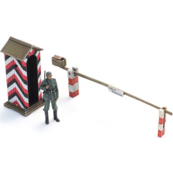 Wehrmacht, Schilderhaus & Wachsoldat, mit Schranke, Spur TT