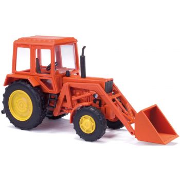 Belarus MTS-82, Traktor mit Frontlader und Schaufel, Baujahr 1983