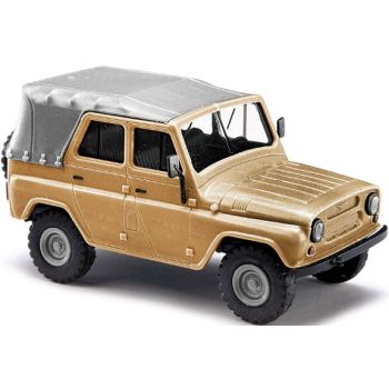 UAZ 469, beige, Baujahr 1972