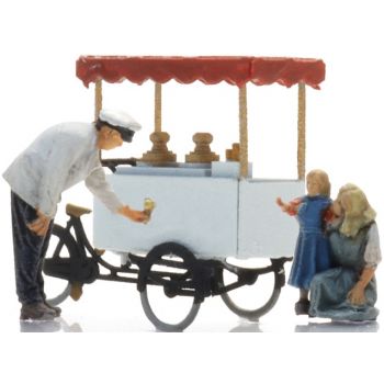 Eisverkäufer mit Eiswagen, Mutter und Kind, Spur Z