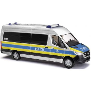 Mercedes-Benz Sprinter Bus, Polizei Bayern, silber/blau mit leuchtgelbem Streifendesign, Baujahr 2018
