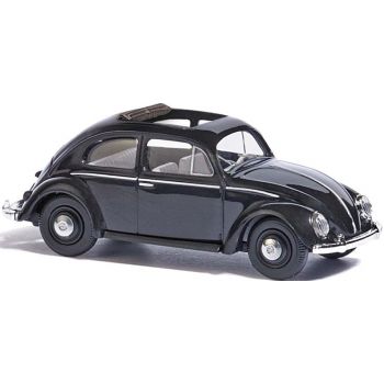 VW Käfer Brezelfenster mit offenem Faltdach, schwarz, Baujahr 1952