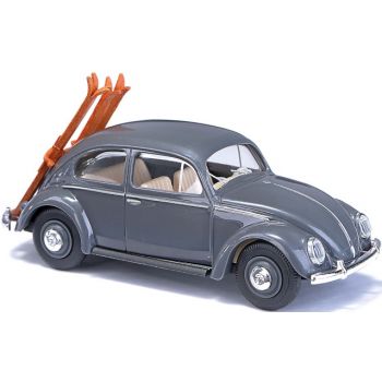 VW Käfer Ovalfenster mit Skiträger, Baujahr 1955