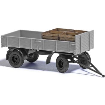 IFA HL 80 Pritschenanhänger beladen mit Holzkisten, grau, Baujahr 1967