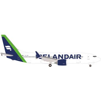 Boeing 737 Max 8, Icelandair - green tail stripe - TF-ICP Landmannalaugar