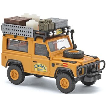 Land Rover Defender 90, Camel Trophy 1985 mit Dachbeladung und Rammschutz, Spanien, Baujahr 1983