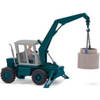 TIH 445 Schlepper mit Kran, Fahrer und Betonrohr, Baujahr 1975