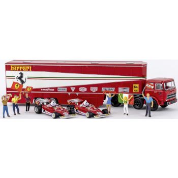 Set Ferrari Formel 1 Renntransporter mit Fiat 691, mit 2 Ferrari 312T3 Lauda Weltmeisterfahrzeug 1975, Ferrari Clay Regazzonni und 6 Tifosi Figuren